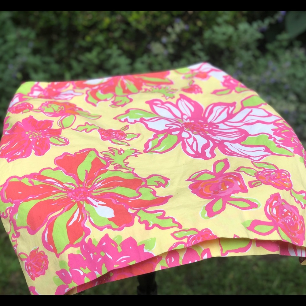 Lily Pulitzer skirt never worn Size 4